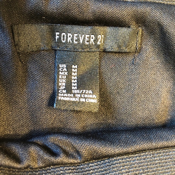 Forever21 stretch black/gold sequin miniskirt - Picture 4 of 8